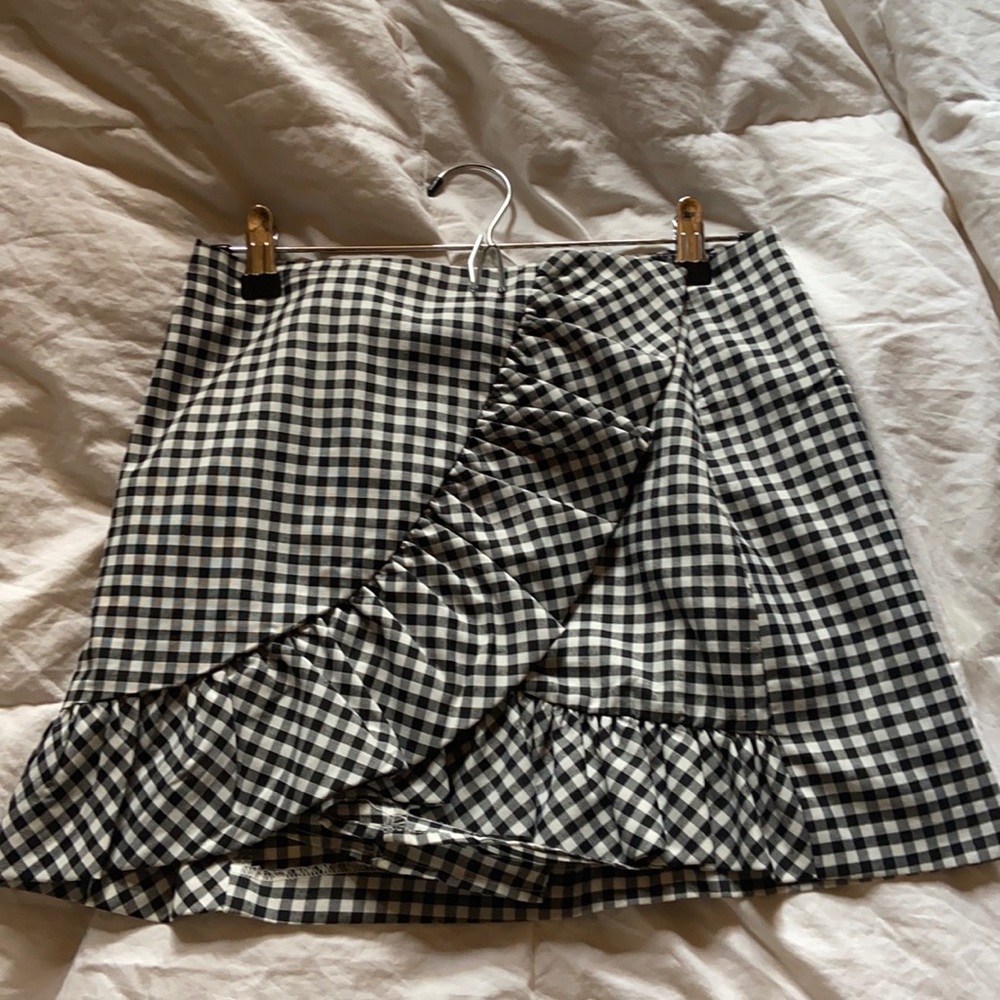 Forever 21 checkered mini squart